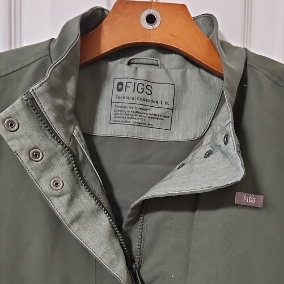 Figs Olive Scrub Jacket - Picture 2 of 11